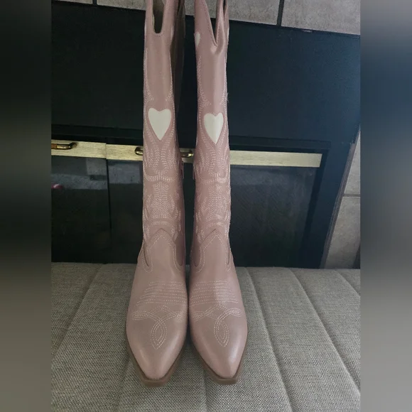 NEW Faux Leather Pink Heart Western-Style Women's Cowboy Boots Size 8 - Picture 8 of 10